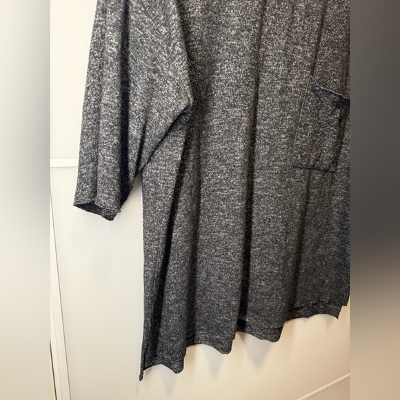Zara Men's Charcoal Long Sleeve Tee - Picture 3 of 5